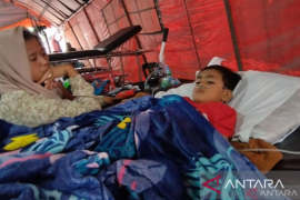 Artikel - Azka, bocah 4 tahun, selamat usai tertimbun 3 hari di Cianjur