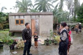Angin puting beliung rusak 2 rumah di Aekkota Batu Labura