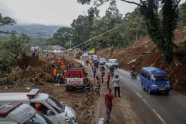 Akses jalan longsor Cianjur sudah bisa dilalui kendaraan