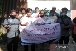 Wong Solo beri bantuan paket sembako komplet bagi korban banjir