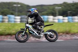 Yotsuba bawa dua motor "off-road" elektrik untuk anak-anak