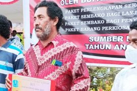 Pemkab Biak salurkan BLT BBM pengendalian inflasi