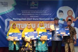 Apresiasi Hari Guru, SMP Muhammadiyah 2 Surabaya berangkatkan tenaga pengajar umroh