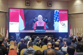 Minister encourages mandatory competency certification implementation