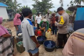 Polres Tala bantu BBM nelayan Desa Kurau Utara