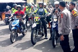 Polri gunakan motor "all road" salurkan bantuan gempa ke pelosok