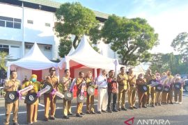 Wali Kota Samarinda serahkan kendaraan operasional camat dan lurah