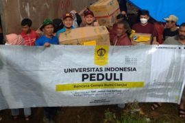 Tim UI Peduli dan BEM UI sumbangkan logistik bagi korban gempa Cianjur