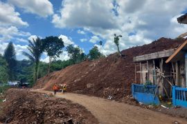 Korban gempa Cianjur, satu keluarga selamat berkat celah udara di ruang jamban