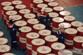Mengintip kesibukan pabrik produksi Pertamina Lubricants di Jakarta