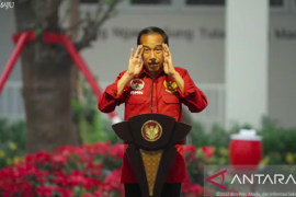 Presiden Jokowi sebut Prabowo punya kerutan dan miliki rambut putih