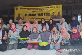 Bee World latih tata boga di tiga desa HST