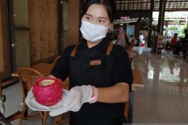 Nikmatnya sensasi kopi buah naga di RM legendaris Lestari di Jember
