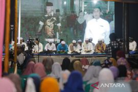 Relawan Santri Dukung Ganjar sholawatan di Jember