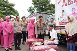 Irjen Iqbal jadi Kapolda pertama di luar Jawa Barat yang kunjungi korban gempa Cianjur