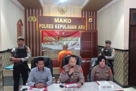 Polisi tangkap petani biadab rudapaksa anak kandung di Aru