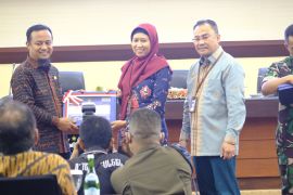 Gubernur Sulawesi Selatan serahkan DIPA dan Daftar Alokasi TKD tahun 2023