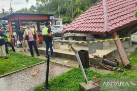 AP I tanggung pengobatan korban gazebo roboh di Bandara Pattimura