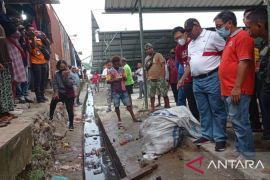 Pemerintah Manokwari kerahkan aparatur bersihkan Pasar Wosi