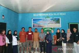 Cegah stunting, Poltekkes Kendari edukasi warga pesisir Konawe