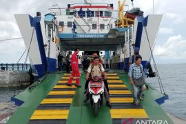 Bupati Belitung sebut KMP Puteri Leanpuri membantu pertumbuhan ekonomi