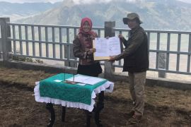 Di Puncak B29, PosAja dan Pemkab Lumajang kerja sama permudah pelayanan pos