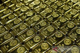 Harga emas merosot 6,80 dolar jelang pengumuman FOMC