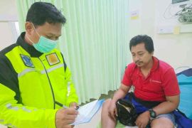 Sebanyak 12 penumpang Bus Shantika terluka setelah terguling di Cipali