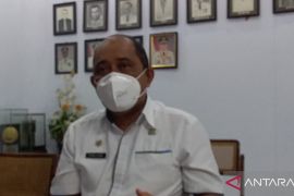 DKP Sangihe menyalurkan bibit ikan kerapu untuk kelompok nelayan