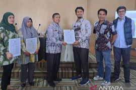 Survei : kepuasan masyarakat terhadap pelayanan publik di Dharmasraya baik