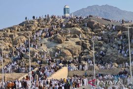 AP hentikan sementara penerbangan umrah imbas konflik Timur Tengah