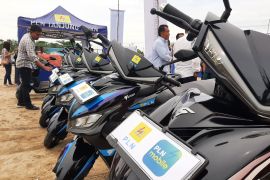 Sepeda motor listrik mulai mengaspal di jalanan Kepri