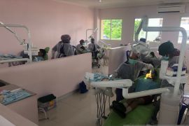 Puluhan siswa SD di Bali ikuti pemeriksaan gigi gratis di RS Unud