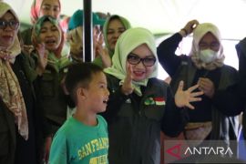 Jabar Bergerak Kota Bekasi hibur anak-anak korban gempa di Cianjur