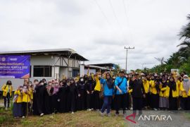 Tim Wirausaha Merdeka ULM kunjungi industri CV. Wellem Membangun Banua