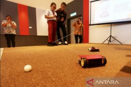 Peragaan “soccer robot IoT” di sekolah Indonesia di Johor Bahru Page 1 Small