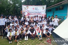 Perkuat relawan, PMI Paluta gelar diklat lapangan dan pelantikan bersama PMR