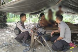 Polisi Rimba Jambi patroli dialogis ke SAD Sarolangun