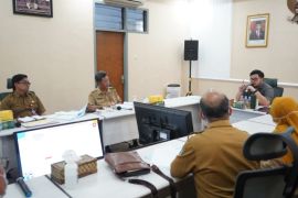 Bupati Kediri perintahkan dinas kesehatan permudah layanan berobat warga