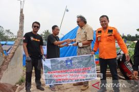 Pemprov Babel serahkan bantuan untuk korban gempa Cianjur