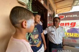 Pj Wako Payakumbuh besuk langsung korban luka bakar