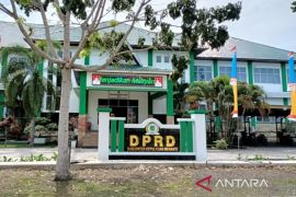 Silatnas pimpinan DPRD daerah perbatasan di Meranti ditunda
