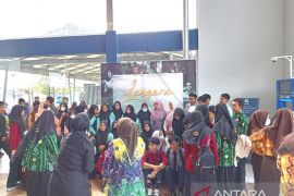 Pelajar di Banjarmasin antusias nonton bareng film "Langara"