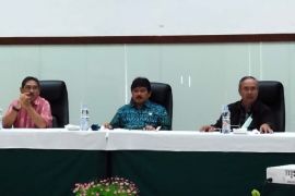 Peneliti sarankan 60.000 ton produk KJA di Danau Toba
