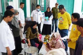 Dinas Pertanian Luwu Utara latih petani buat pupuk organik