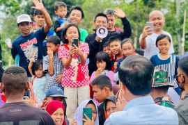 Presiden Jokowi perintahkan TNI-Polri bantu bersihkan puing sisa gempa