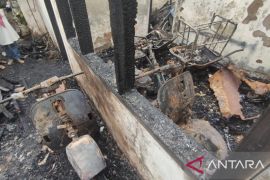 Satu unit rumah hangus terbakar di Jalan Letnan Yasin Palembang