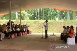 Presiden Jokowi minta uang bantuan untuk membangun rumah bukan beli kendaraan