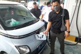 Naikkan daya listrik bisa gratis bagi pemilik mobil listrik Wuling