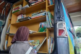 PLN Peduli Singkawang ikut tingkatkan literasi bantu Kampong Dogeng